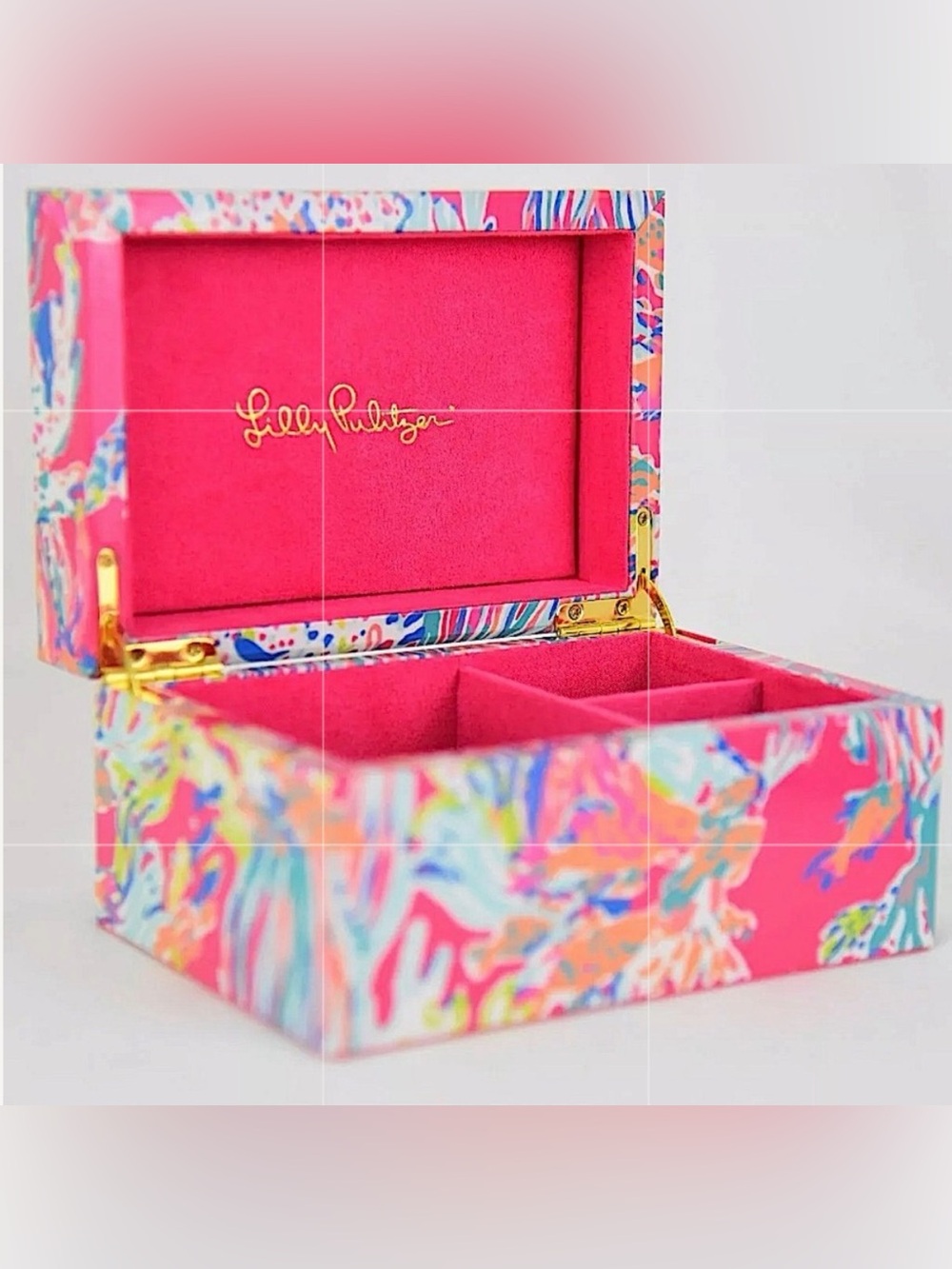 Lilly Pulitzer Neon Pink Dragonfruit Sunken Treasure Artsy Box Jewelry/Organizer